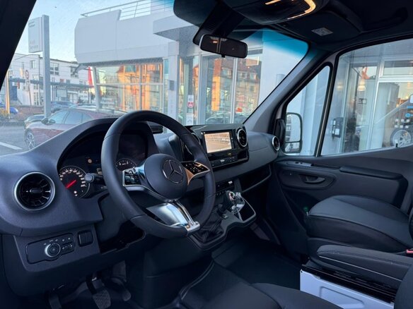2026 Mercedes-Benz Sprinter, белый - вид 12