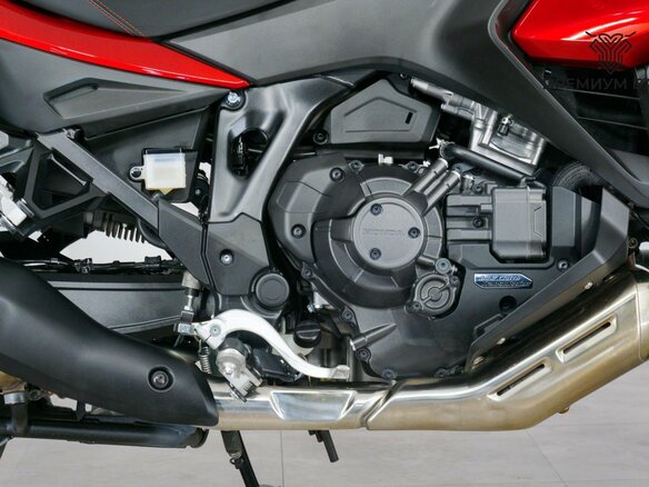 2024 Honda NT1100, красный, 1577000 рублей - вид 9
