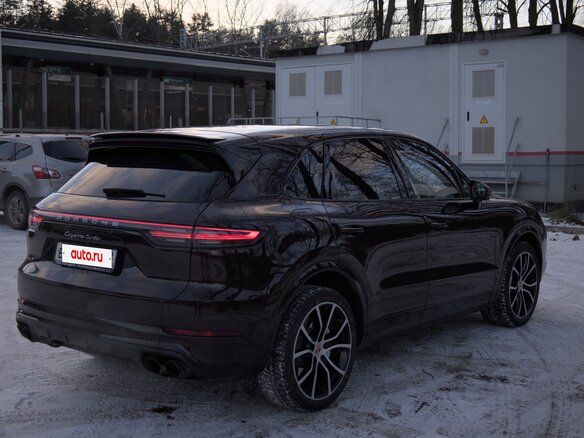 2018 Porsche Cayenne Turbo III, коричневый, 9000000 рублей - вид 5