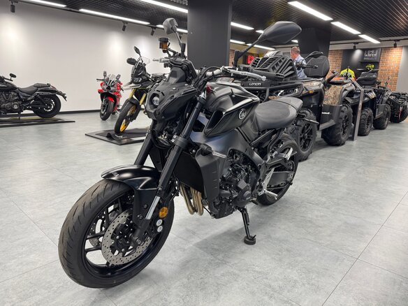 2023 Yamaha MT-09 (FZ-09), чёрный, 1170000 рублей - вид 2