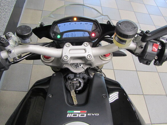 2012 Ducati Monster 1100, чёрный - вид 13