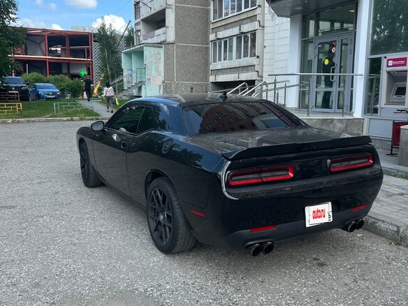 2016 Dodge Challenger R__T III Рестайлинг 2, чёрный, 5000000 рублей - вид 1