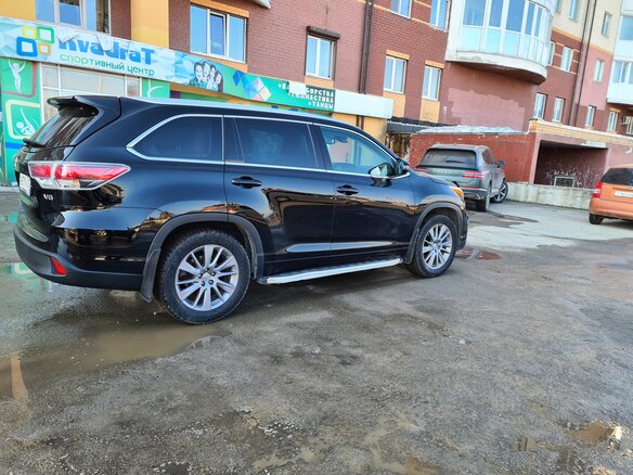 2014 Toyota Highlander III (XU50), чёрный - вид 12