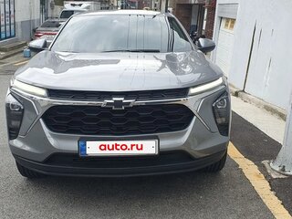 2024 Chevrolet Trax II, серебристый, 1746000 рублей, вид 1