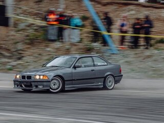 1992 BMW 3 серии 318i III (E36), серый, 1390000 рублей, вид 1