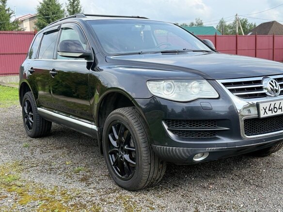 2008 Volkswagen Touareg I Рестайлинг, чёрный, 1549000 рублей