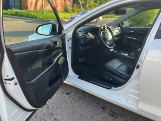 2015 Toyota Camry VII (XV50) Рестайлинг, белый, 2495000 рублей, вид 5