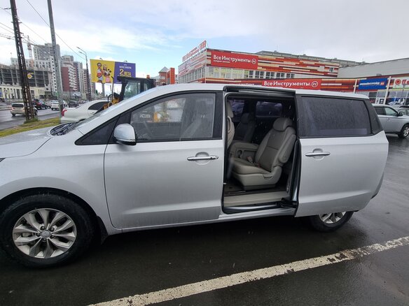 2019 Kia Carnival III, серебристый, 3000000 рублей - вид 5