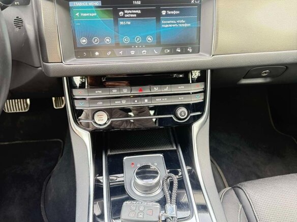 2019 Jaguar XF II, чёрный, 2100000 рублей - вид 9