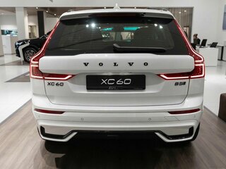 2025 Volvo XC60 II Рестайлинг 2, белый, 8719555 рублей, вид 4