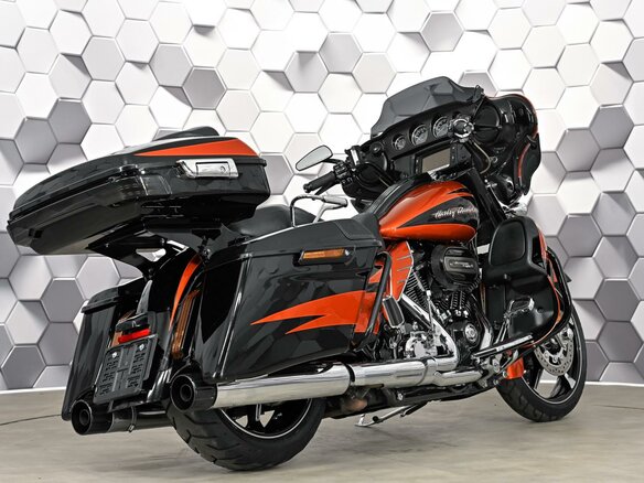 2016 Harley-Davidson CVO Street Glide, оранжевый, 1939000 рублей - вид 6