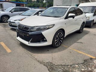 2018 Toyota Harrier III (XU60) Рестайлинг, белый, 2900000 рублей, вид 1