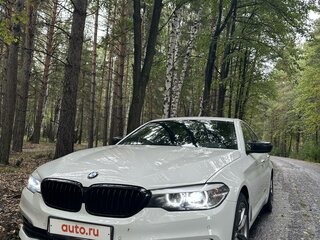 2017 BMW 5 серии 520i VII (G30/G31/G38), белый, 3250000 рублей, вид 1