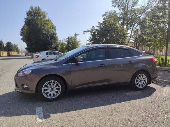 2013 Ford Focus III, коричневый, 960000 рублей - вид 5