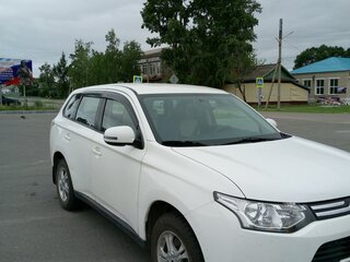 2012 Mitsubishi Outlander III, белый, 1570000 рублей, вид 2