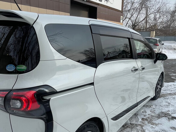 2018 Toyota Sienta II, белый, 1700000 рублей - вид 3