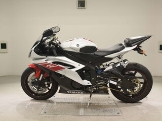 2009 Yamaha YZF-R6, белый, 700000 рублей, вид 3
