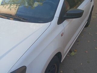 2016 Volkswagen Polo V Рестайлинг, белый, 1100000 рублей, вид 3