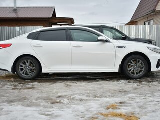 2019 Kia Optima IV Рестайлинг, белый, 1650000 рублей, вид 4
