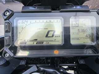 2020 Yamaha MT-09 Tracer (FJ-09), красный, 1000000 рублей, вид 5