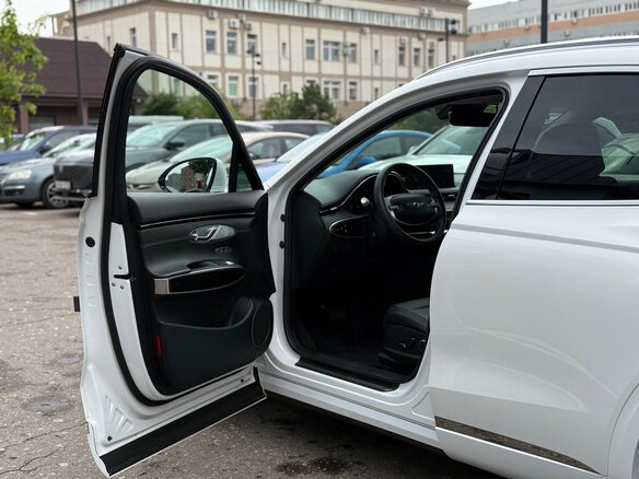 2023 Genesis GV70 I, белый, 6933000 рублей - вид 6