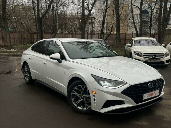 2020 Hyundai Sonata VIII (DN8), белый, 2000000 рублей - вид 2