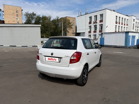 2013 Skoda Fabia II Рестайлинг, белый - вид 11