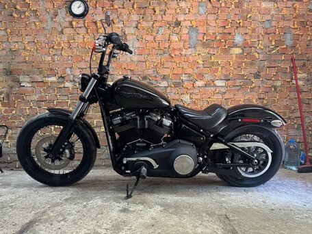 2020 Harley-Davidson Street Bob, чёрный, 1050000 рублей, вид 1
