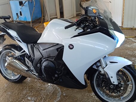2010 Honda VFR 1200, белый, 722222 рублей, вид 5