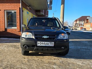 2016 Chevrolet Niva I Рестайлинг, коричневый, 570000 рублей, вид 2