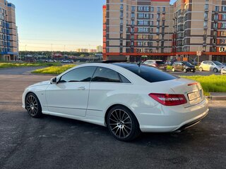 2011 Mercedes-Benz E-Класс 250 7G-Tronic IV (W212, S212, C207), белый, 1900000 рублей, вид 3