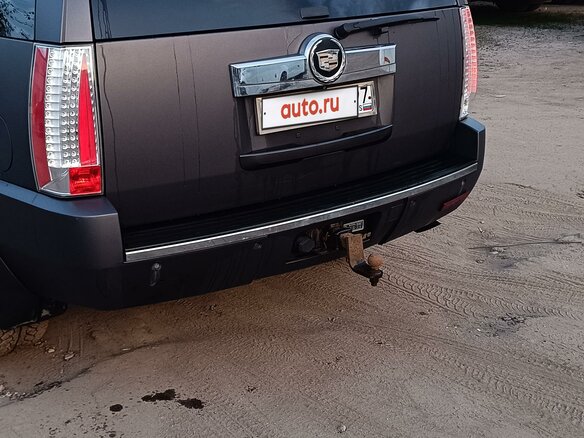 2010 Cadillac Escalade III, серый, 1500000 рублей - вид 3