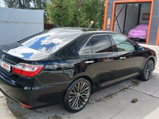 2016 Toyota Camry VII (XV50) Рестайлинг, чёрный, 2100000 рублей, вид 4