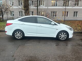 2014 Hyundai Solaris I Рестайлинг, белый, 800000 рублей, вид 5