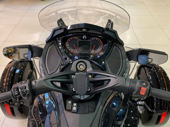 2013 BRP Can-Am Spyder, коричневый - вид 4