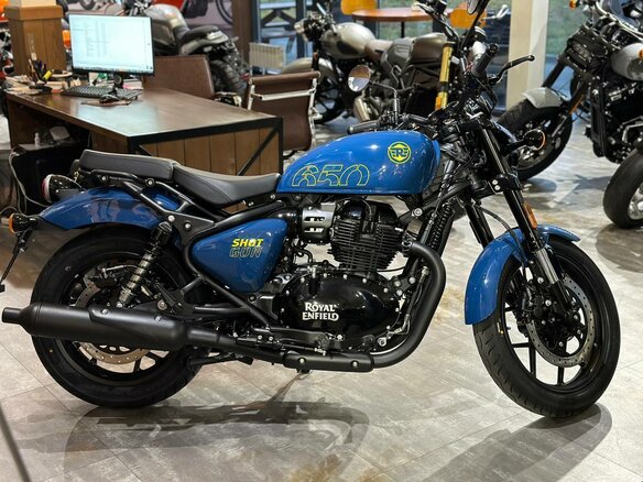 2025 Royal Enfield Shotgun, синий, 710000 рублей - вид 2