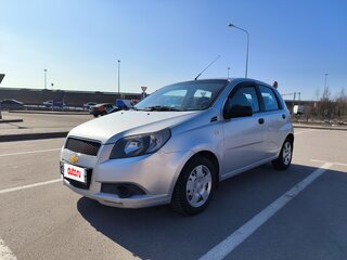 2010 Chevrolet Aveo I Рестайлинг, серебристый, 600000 рублей, вид 1