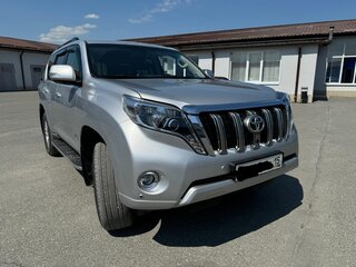 2013 Toyota Land Cruiser Prado 5-speed 150 Series Рестайлинг 1, серебристый, 3500000 рублей, вид 3