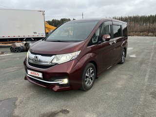 2015 Honda Stepwgn V, красный, 2250000 рублей, вид 3