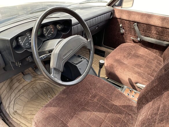 1990 Tatra T613 613-4, чёрный - вид 4