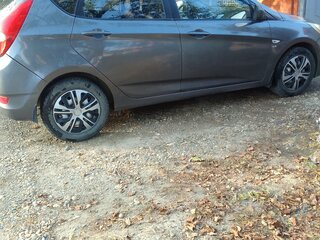 2014 Hyundai Solaris I, чёрный, 700000 рублей, вид 2