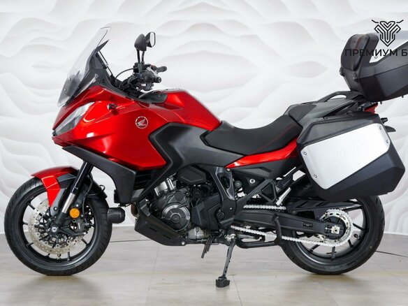 2024 Honda NT1100, красный, 1577000 рублей - вид 1