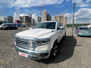 2018 Ram 1500 Crew Cab V, белый, 6050000 рублей, вид 2