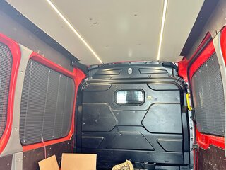 2017 Ford Transit, красный, 3000000 рублей, вид 4