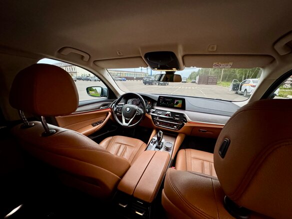 2017 BMW 5 серии 520d xDrive VII (G30/G31/G38), серый, 2600000 рублей - вид 4