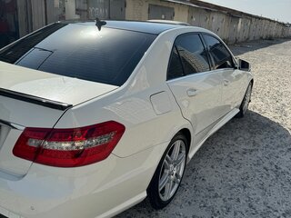 2009 Mercedes-Benz E-Класс 300 IV (W212, S212, C207), белый, 1500000 рублей, вид 4