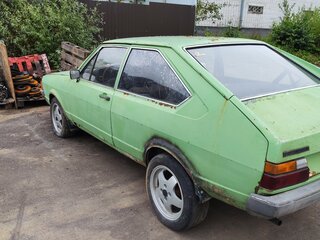 1980 Volkswagen Passat (FY) B1, зелёный, 130000 рублей, вид 4