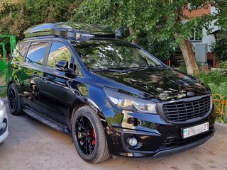 2017 Kia Carnival III, чёрный, 1999000 рублей, вид 4