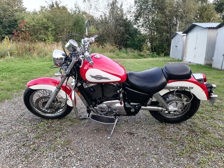 1995 Honda VT 1100, красный, 400000 рублей, вид 3