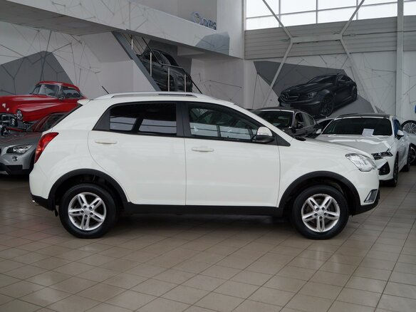 2011 SsangYong Actyon II, белый - вид 1